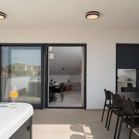 New ! Bellatrix 2 - Heated Pool&jacuzzi Villa