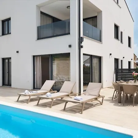 New ! Bellatrix 2 - Heated Pool&jacuzzi Villa