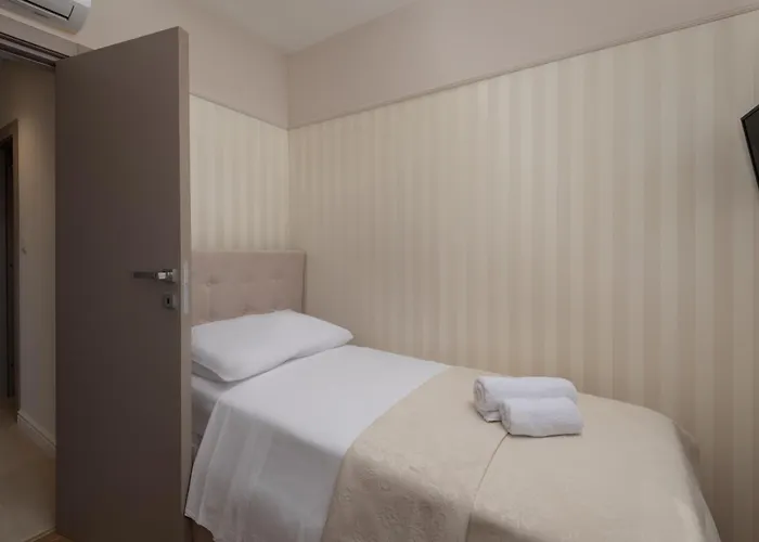 New ! Bellatrix 2 - Heated Pool And Jacuzzi Врси