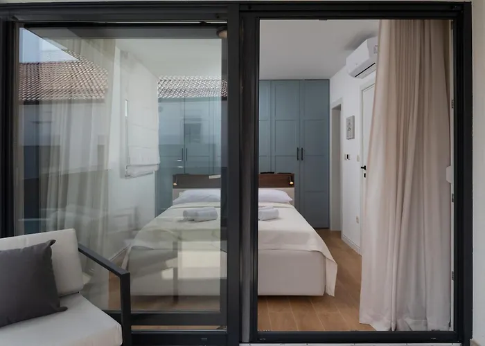 New ! Bellatrix 2 - Heated Pool And Jacuzzi Villa Vrsi