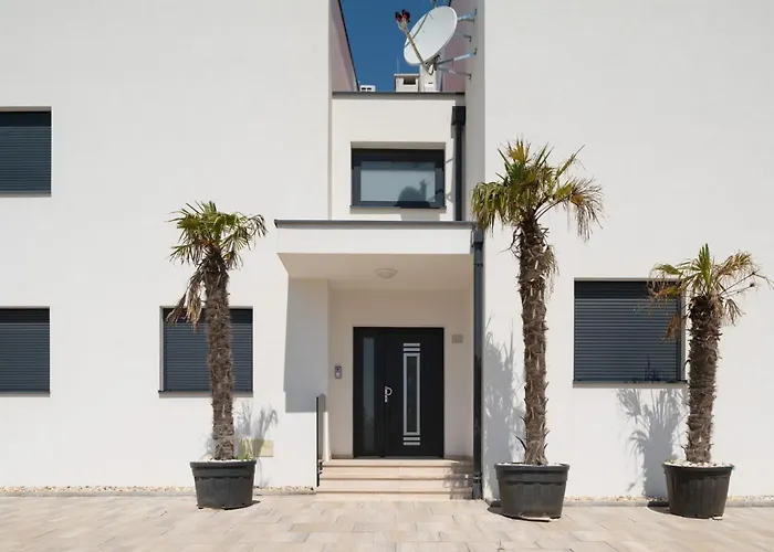 New ! Bellatrix 2 - Heated Pool And Jacuzzi Врси