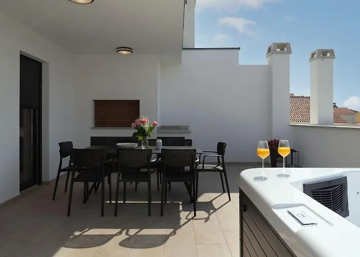 New ! Bellatrix 2 - Heated Pool And Jacuzzi Vrsi