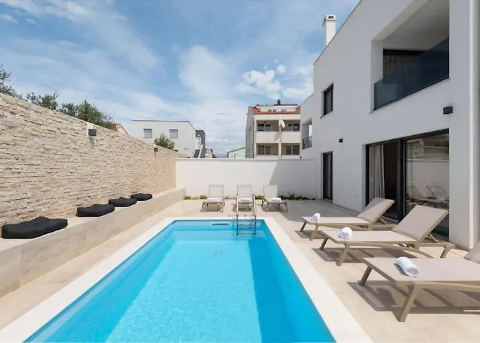 Вилла New ! Bellatrix 2 - Heated Pool And Jacuzzi *