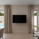 New ! Bellatrix 2 - Heated Pool And Jacuzzi Willa *