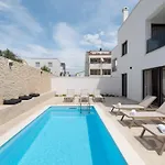 Willa New ! Bellatrix 2 - Heated Pool And Jacuzzi *