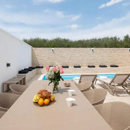 New ! Bellatrix 2 - Heated Pool And Jacuzzi Villa