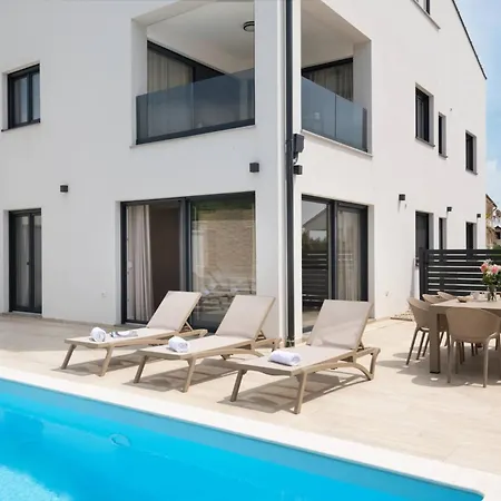 New ! Bellatrix 2 - Heated Pool And Jacuzzi Vrsi